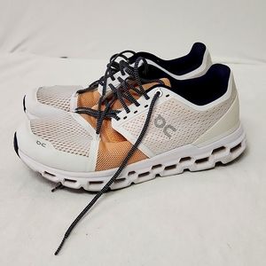 ON WOMEN'S CLOUDSTRATUS Size 9.5